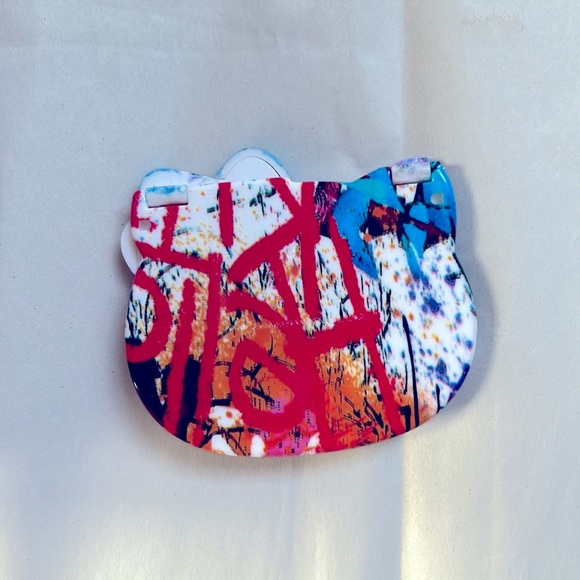 Hello Kitty graphic make up bag and mirror - Picture 6 of 7